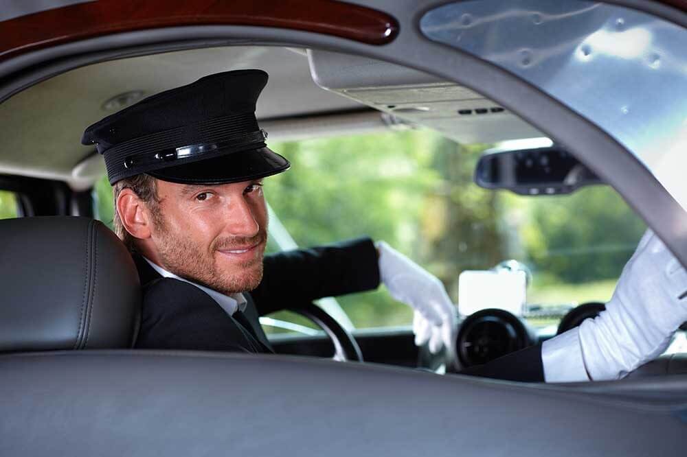 how much should I tip a limo driver or chauffeur 1000x666 1